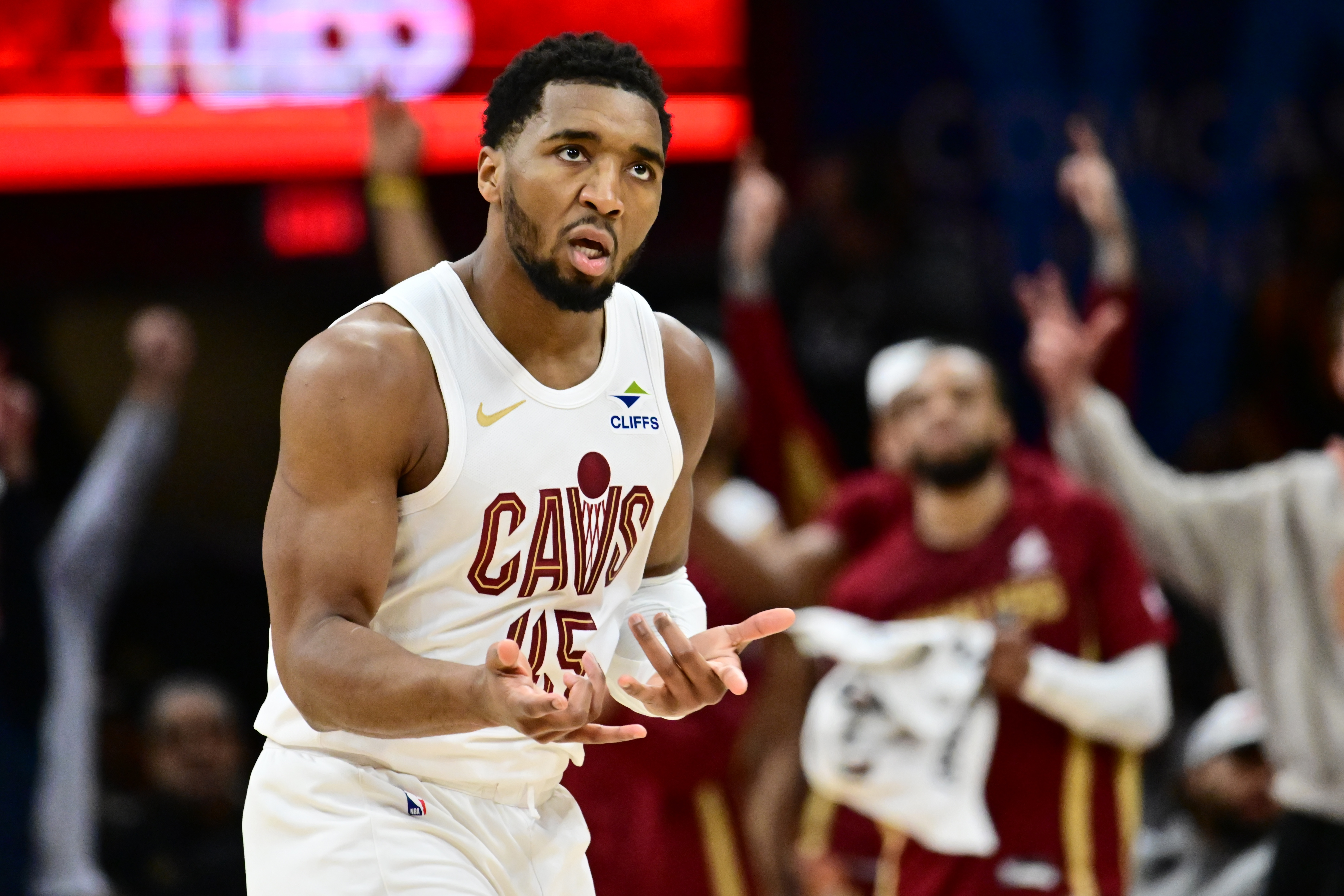 v体育娱乐官网-米切尔15次单节20+独享历史第7！前7三位13号秀科比&amp;布克&amp;米切尔