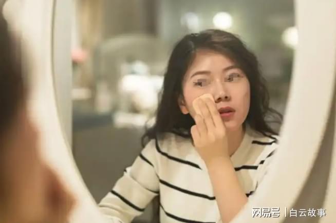 v体育赛事直播-新娘临时要9万9下车费，新郎去取钱却没回来，新娘找到婆家后慌了